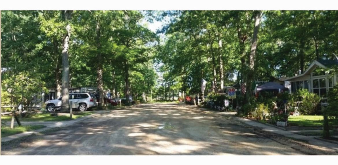 Driving lane through campsites at Carol Lynn Resorts